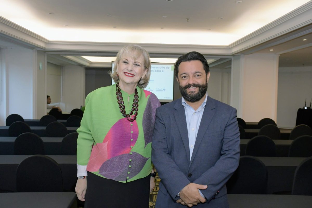 Sustentur's tweet photo. 👉 Con el apoyo de @Sustentur y @TravelTF , y el liderazgo de @Turismocdmx y su secretaria, la Dra. @NathalieDesplas; se trabaja por un turismo resiliente y bajo en carbono en la Ciudad de México.

#GlasgowDeclaration #TourismAndClimate #TurismoYCambioClimático #AcciónClimática https://t.co/nfKD8iNi4L