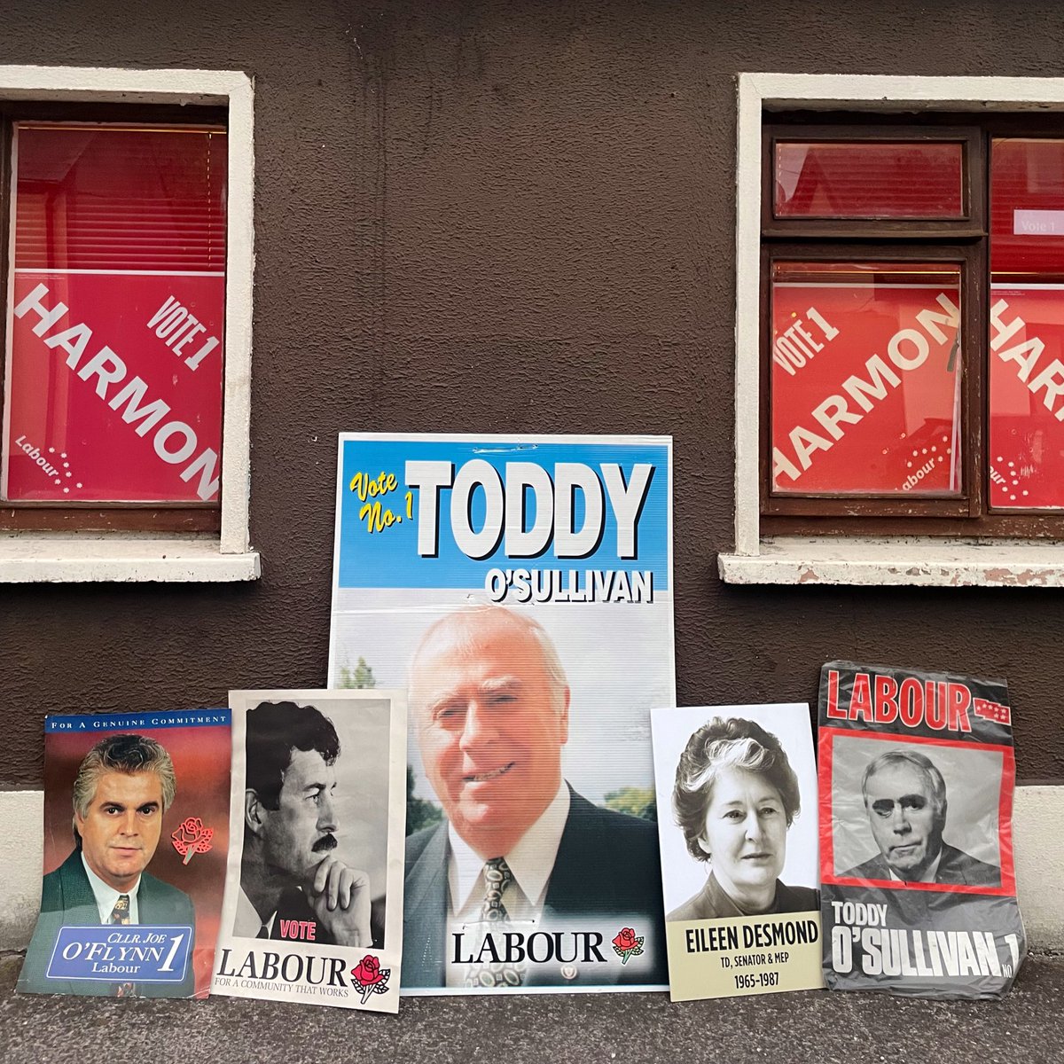 LauraHarmon01's tweet image. Some gems found while tidying the Cork South Central Labour office @electionlit 🌹 

@Sdomeara