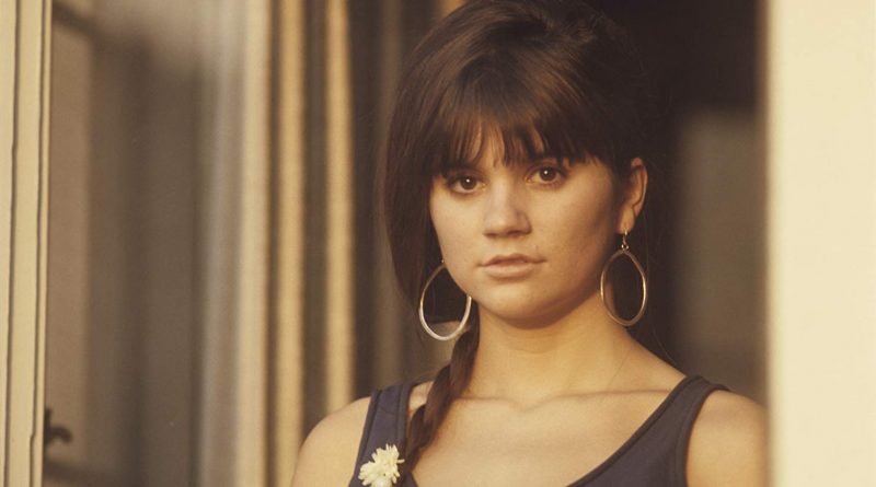 AWFJ's tweet photo. Happy Birthday Linda Ronstadt! This is the perfect day to watch @RonstadtMovie the superb biopic from #RobEpstein & #JeffreyFriedman about the voice that defined a generation. Even the misogyny of the record biz couldn’t stop her. The @AWFJ experts review: https://t.co/4vU7RhiGJh https://t.co/p4JibTOpFn