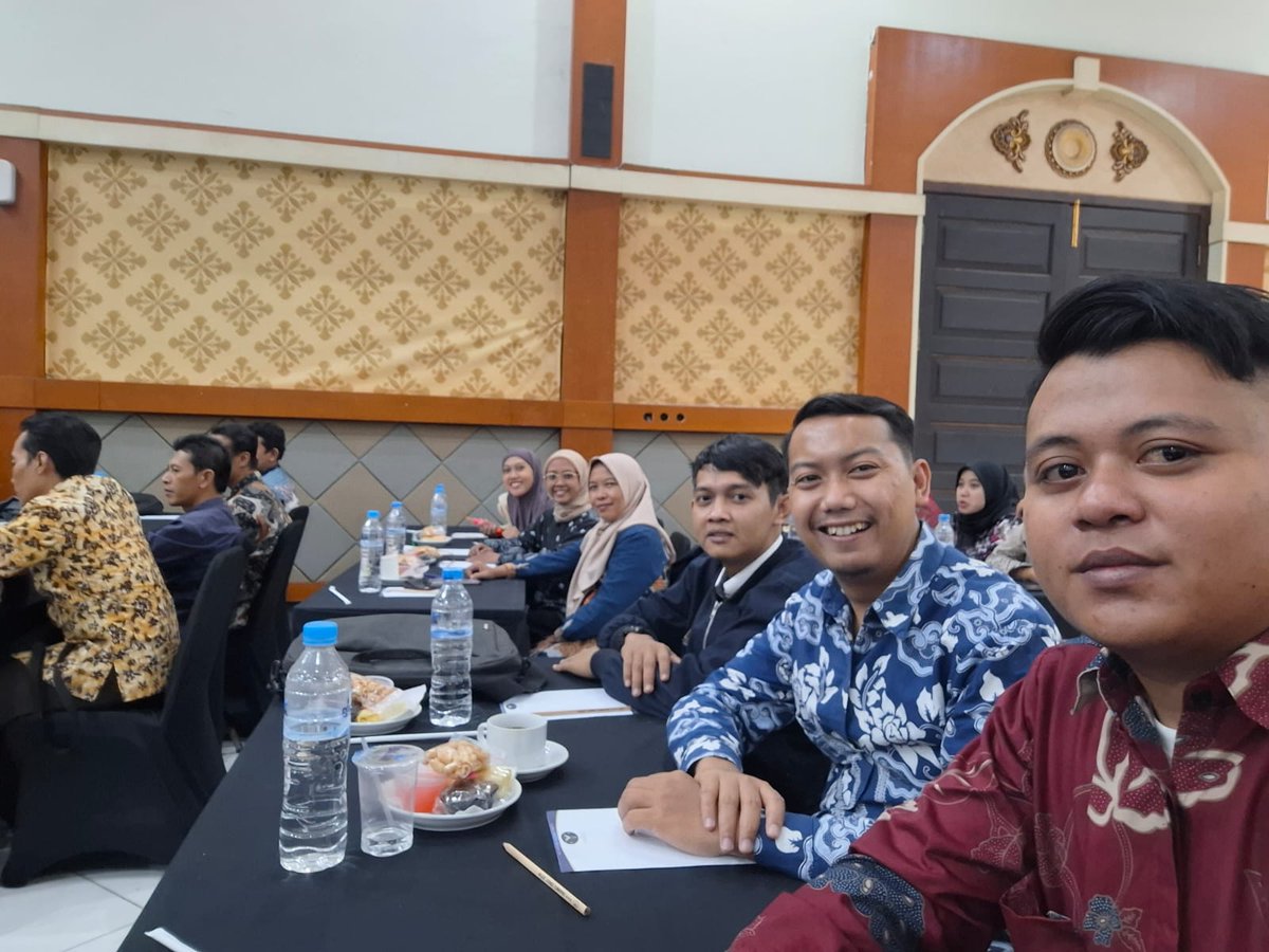 Panwasplandaan's tweet photo. Rapat Koordinasi Pengawasan Tahapan Pemilihan Serentak Dan Pelatihan Tata Kelola Kearsiapan Serta Keuangan Dana Hibah Pada Pemilihan Tahun 2024

#Bawaslu
#BawasluJatim
#BawasluJombang
#Panwaslu
#AwasiCegahTindak
#BawasluMengawasi
#AyoAwasiBersama
#PemiluPemilihan2024
#Pilkada2024 https://t.co/z4fbIAkUwk