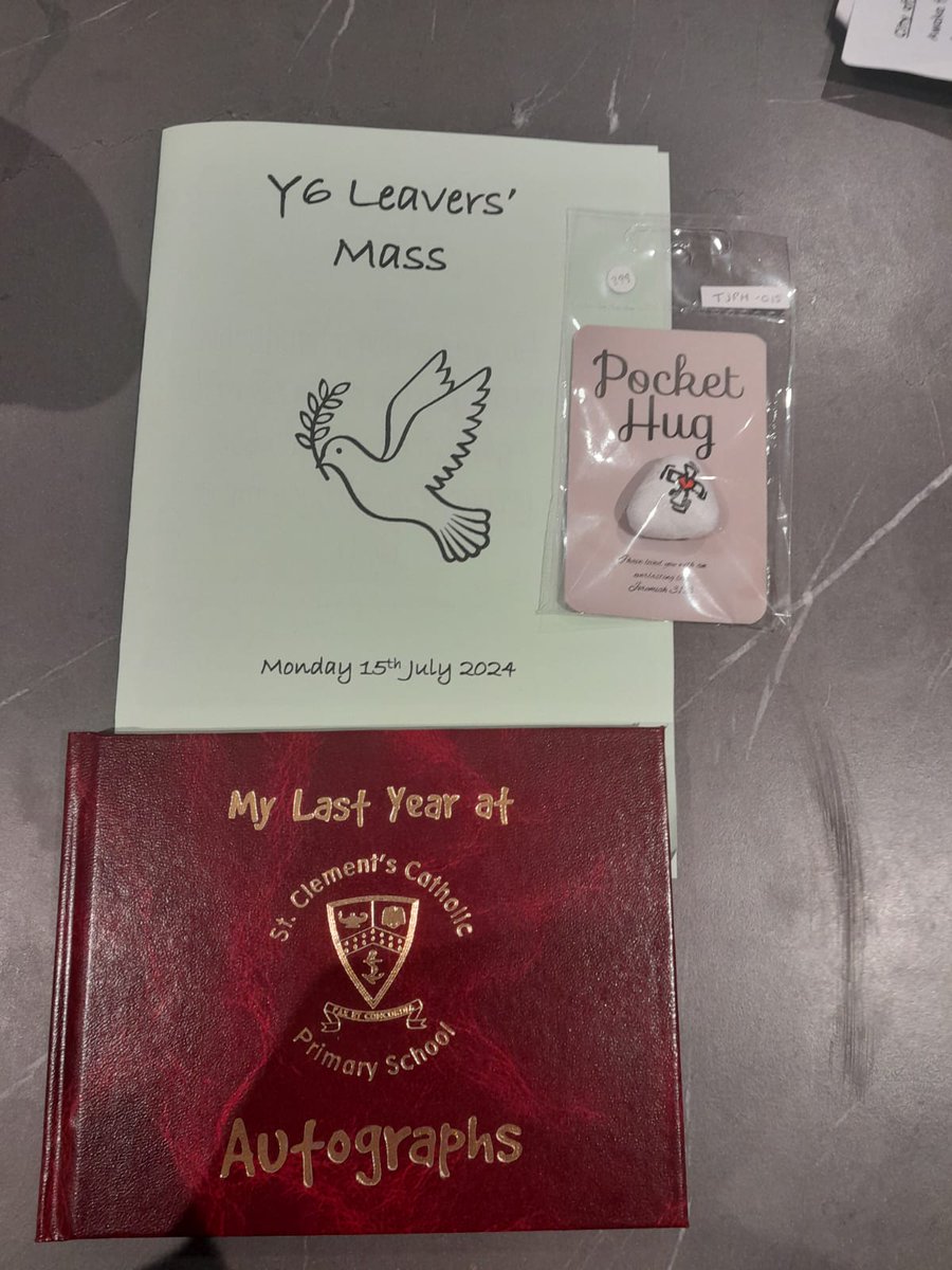 raep13's tweet photo. 1st Emotional Night of the week 😢
Y6 Leavers Mass tonight. Lovely night.
Enjoy your last week in Primary School Holly. Love you 🥰
@StClementsWA7 
Thankyou to all teachers involved, Fab evening xx https://t.co/pigngBXBHh