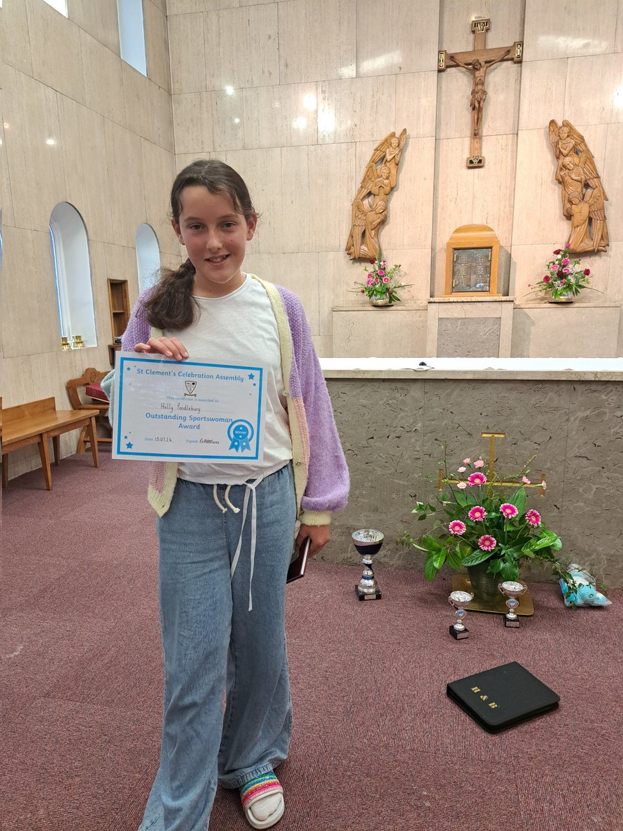 raep13's tweet photo. 1st Emotional Night of the week 😢
Y6 Leavers Mass tonight. Lovely night.
Enjoy your last week in Primary School Holly. Love you 🥰
@StClementsWA7 
Thankyou to all teachers involved, Fab evening xx https://t.co/pigngBXBHh
