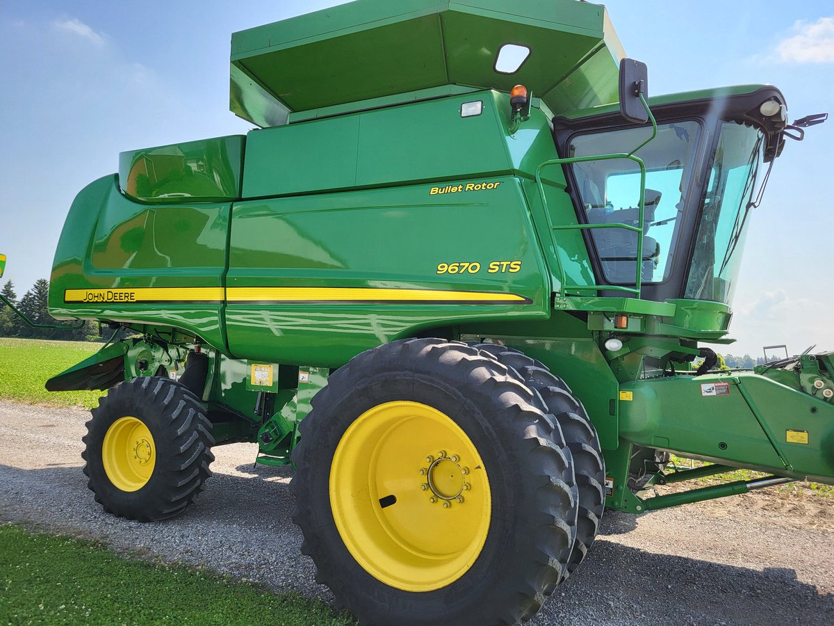New Arrival! 

2010 John Deere 9670 STS Combine, 2241 engine hours, 1609 sep hours, contour master, high unload rate, 2wd, 20.8 R42 duals, auto track ready. Super sharp! Ready to go to the field! Service records available. 

Call or text 5194642833

$150,000 🇨🇦 

Please Retweet!