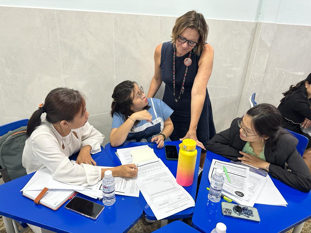 ELPrograms's tweet photo. In her featured story, Alumni Ambassador Summer Peixoto shares how being an #ELFellow in #Brazil shaped her career and inspired her to become an advocate for teachers and international education.
Read Peixoto’s here: https://t.co/SGFlayF4sw
#ExchangeOurWorld #AlumniAmbassador https://t.co/Kq39tAsPgJ