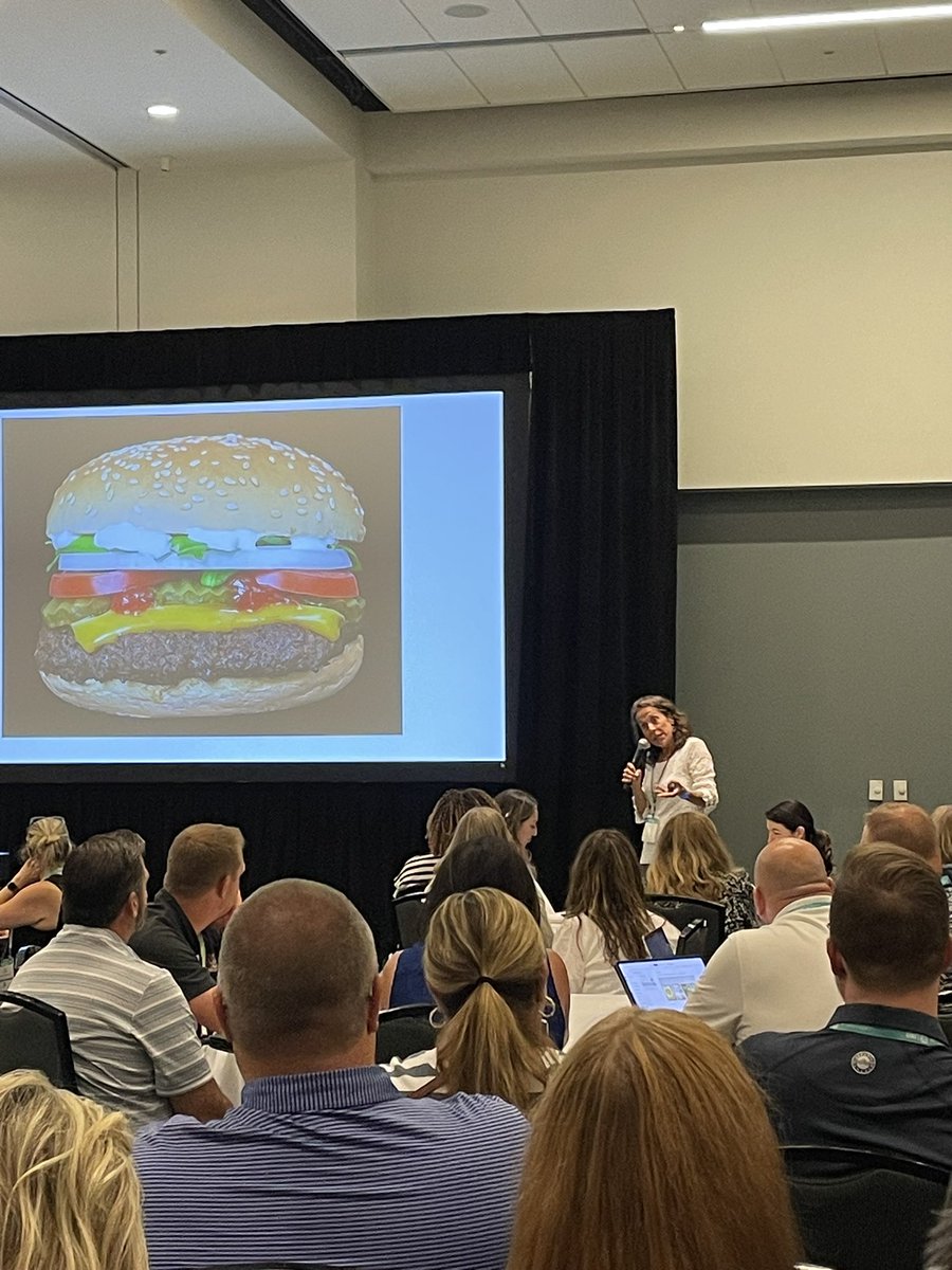 “Hopeless students can borrow hope from hopeful teachers. Hopeless teachers can borrow hope from hopeful principals.”💡