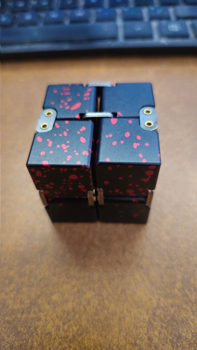 DaquineGameArmy's tweet image. I love my little Infinity Cube. #infinitycube