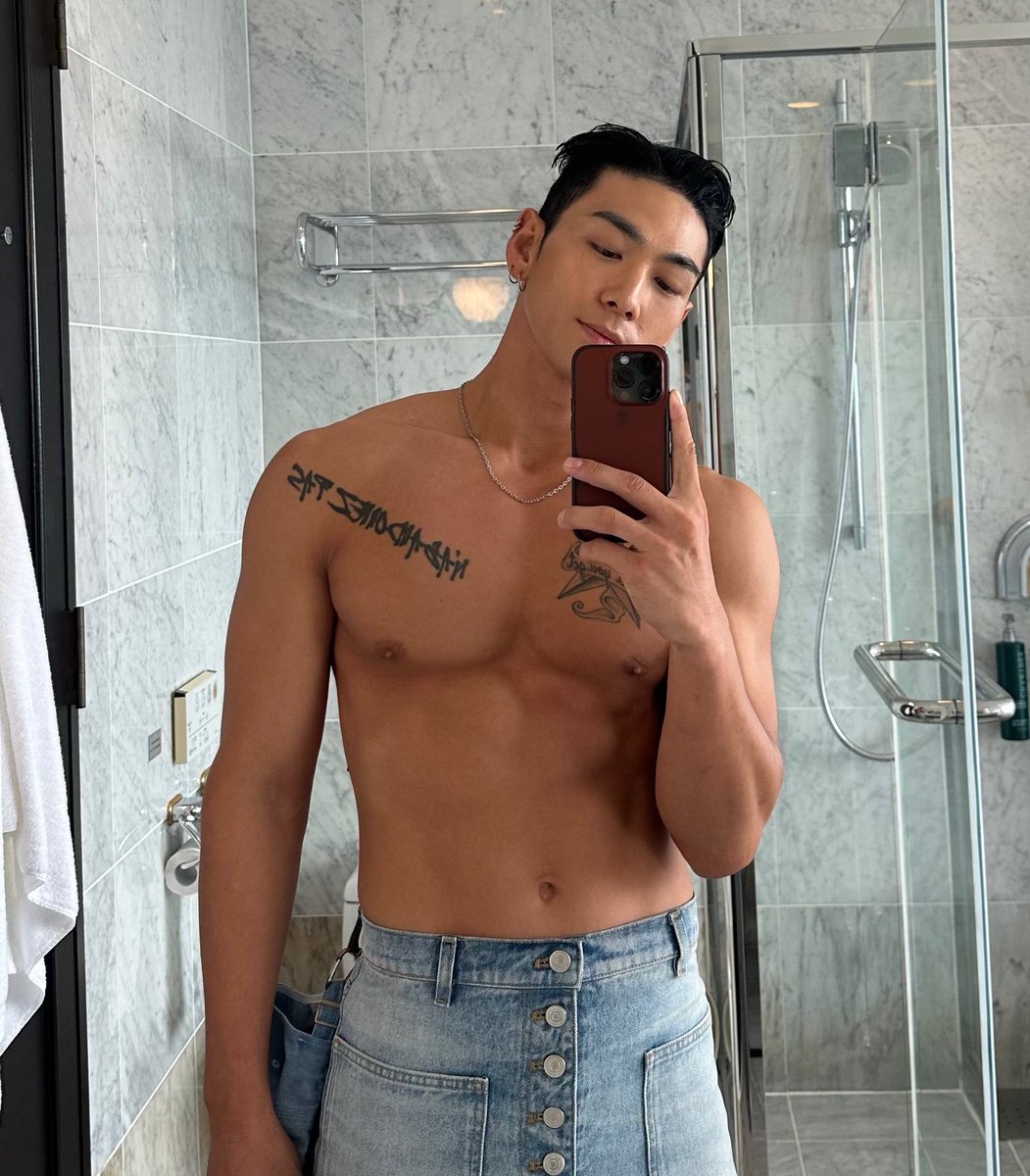 dailybestboys's tweet photo. Baekho https://t.co/NQej2g6pxf