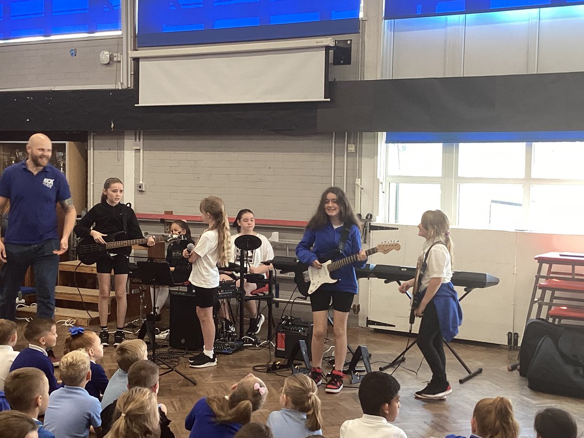 MrsRees7's tweet photo. Well done to our four bands who played in the Rock Steady concert this morning. @PrimaryBirdwell https://t.co/2WGlef4HNB