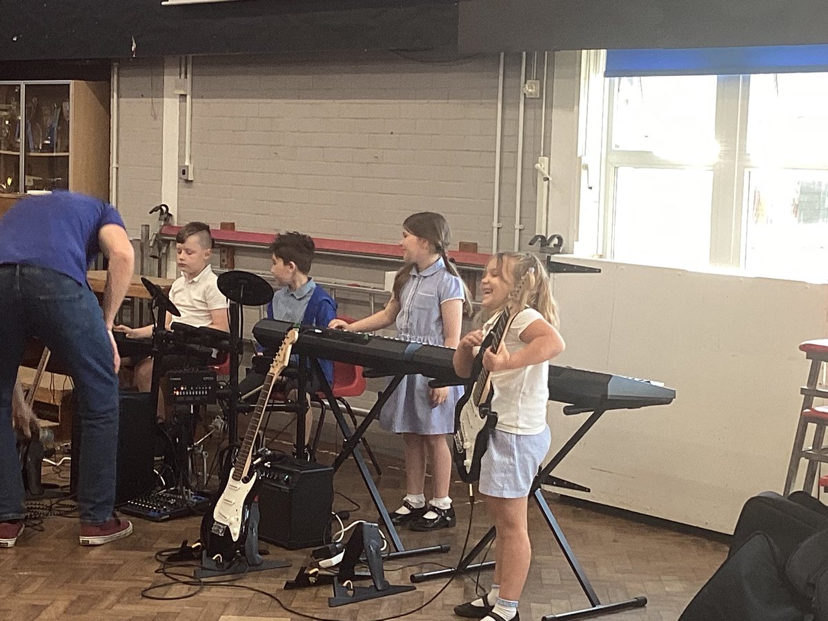 MrsRees7's tweet photo. Well done to our four bands who played in the Rock Steady concert this morning. @PrimaryBirdwell https://t.co/2WGlef4HNB