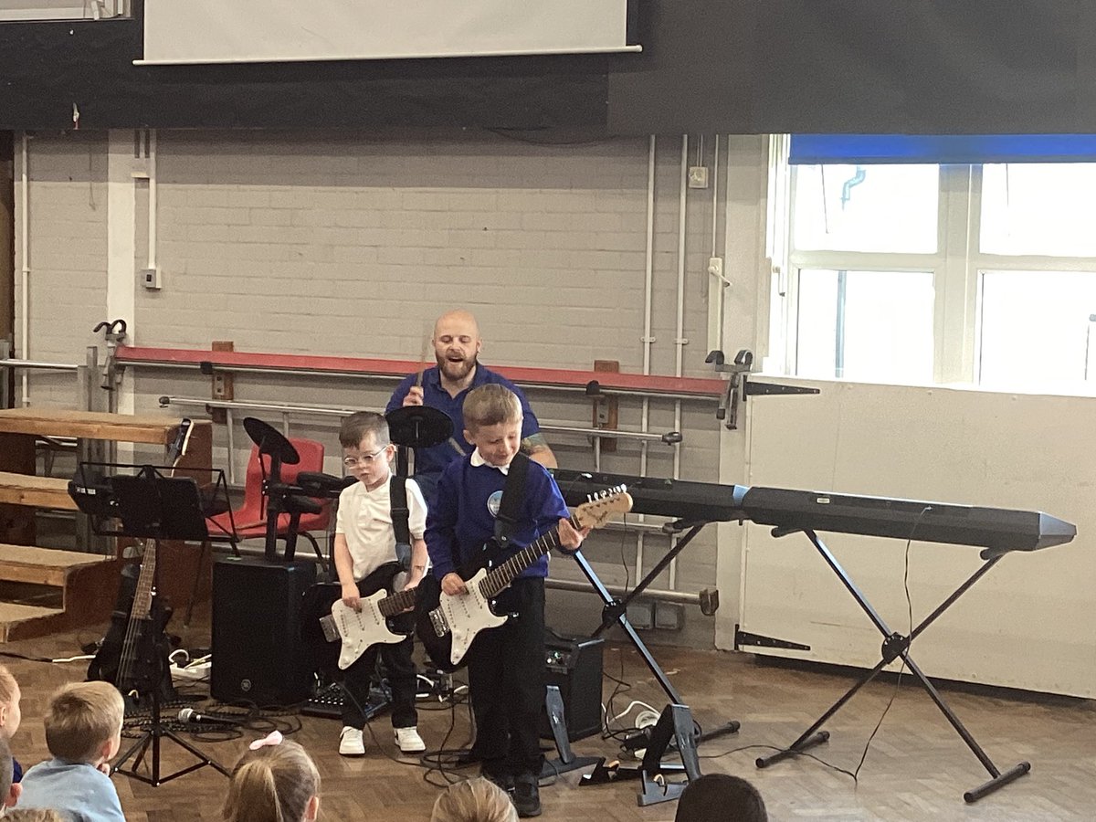 MrsRees7's tweet photo. Well done to our four bands who played in the Rock Steady concert this morning. @PrimaryBirdwell https://t.co/2WGlef4HNB