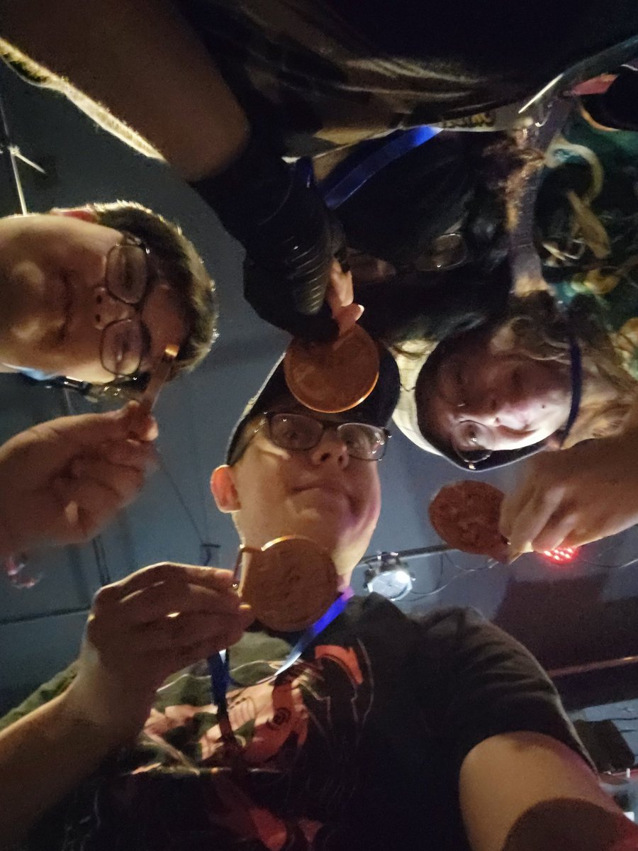 Pepe_Pep_P's tweet photo. WEAST COAST GAMING - 🥉 @ Gridlock 2024 @metro_ink

3RD PLACE!!!
@ShinyPikmin irl Snipewriter user
@Cool_SPL_ The only Toothbrush @ NYC
@WELIKERICE Div 4 Player
@Pepe_Pep_P WEST COAST BEST COAST

Thank you SO MUCH TOs for producing an AMAZING Splatoon3 LAN experience in NY 💙 https://t.co/I6F1Qkap46