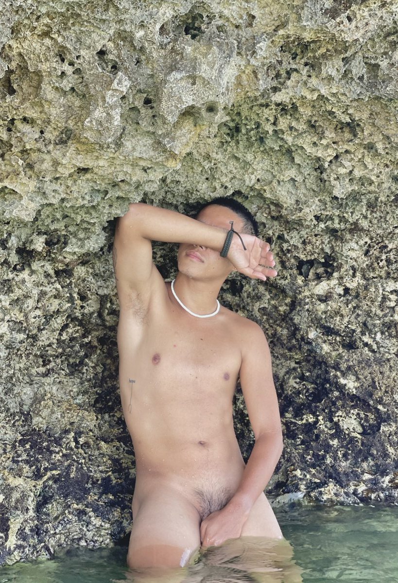 naz_dragonn's tweet photo. This view never gets old for you 🙈🌊 https://t.co/neA9MyUFVn