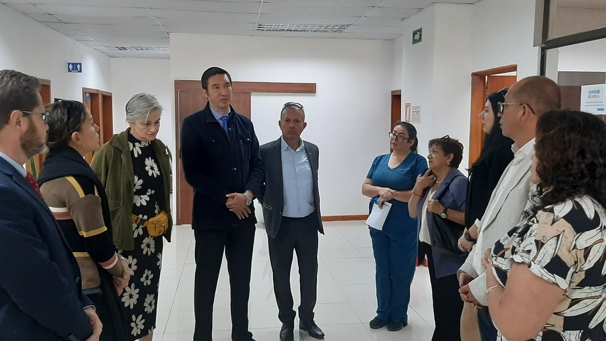 EUS_EP_UCuenca's tweet photo. Visita al #CEM en el marco del proyecto QHALI KAY, coordinado por la @udecuenca,@UTMManabi, y C. Kimirina con el apoyo del Gobierno Francés, para fortalecer acceso y calidad de servicios de salud sexual y reproductiva, para mujeres y hombres de 10 a 24 años en Manabí y Azuay. https://t.co/2O6cJyhRtZ