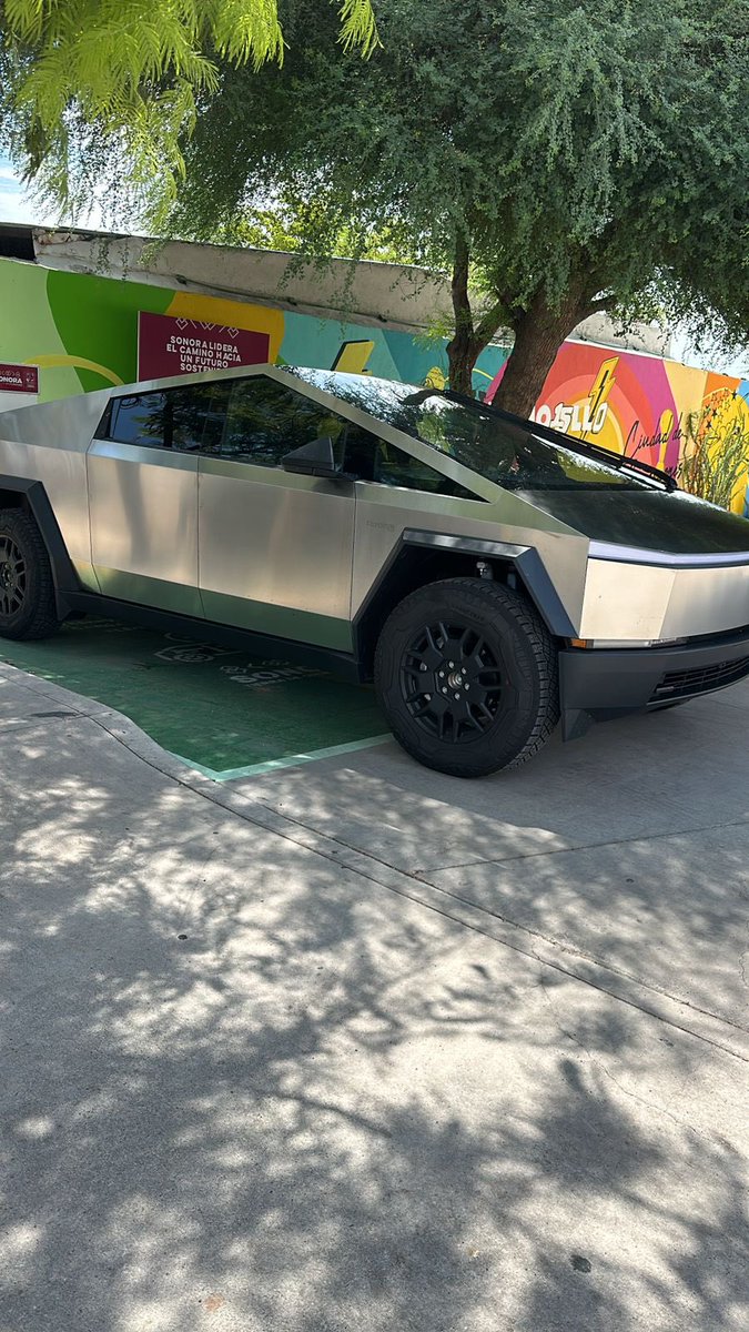 TeslaDesierto's tweet photo. #Hermosillo #Cybertruck #Sonora #TeslaDelDesierto @elonmusk @Tesla @co_tesla @teslam @MexicoTesla https://t.co/TdEa3UCKqM