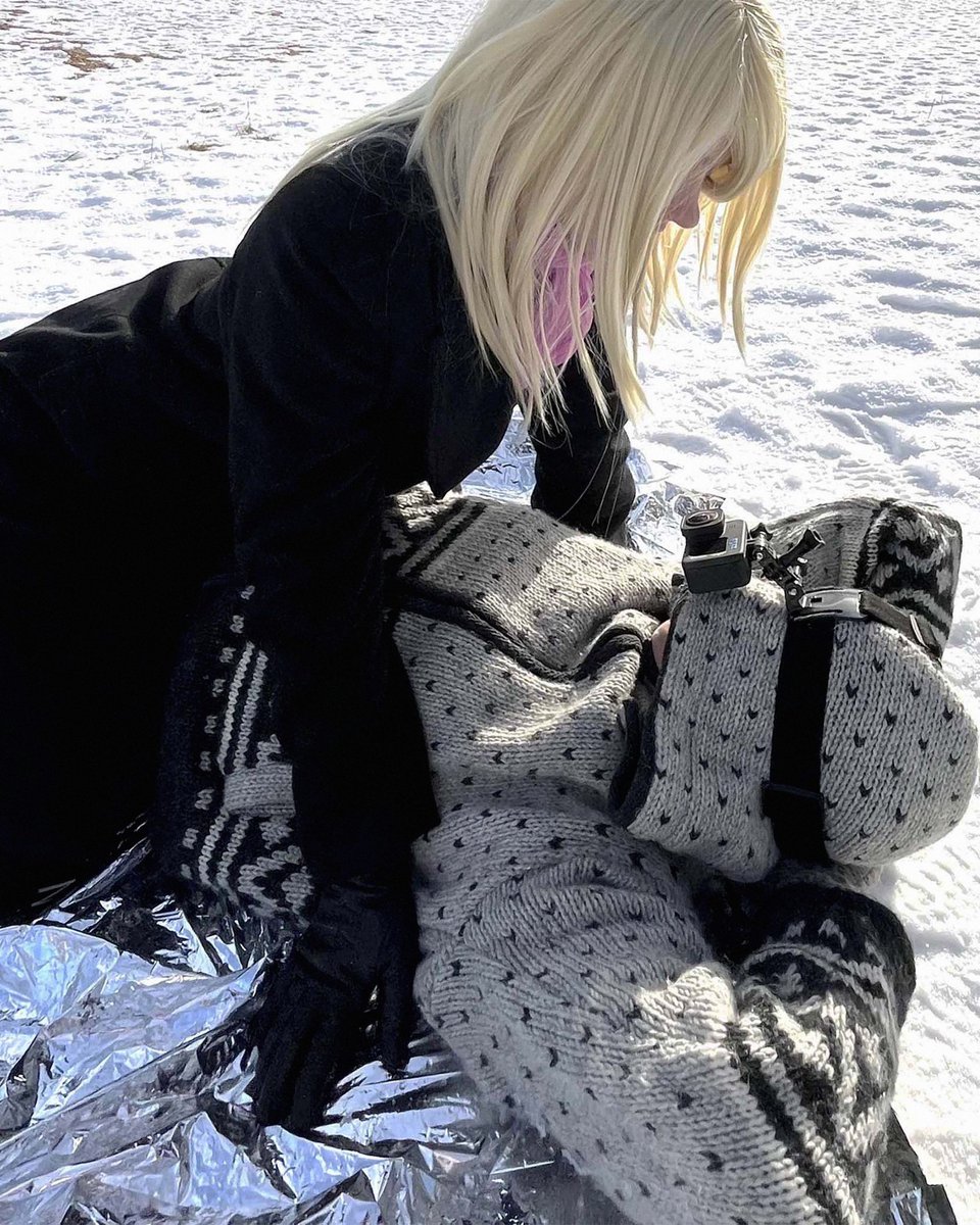 year0001online's tweet photo. [#toxe] BTS stills of @toxexe from the “Som En Sol” video shoot, photographed by Clemens Stumpf in 2024.

https://t.co/IPFEW6hZoI https://t.co/QEOpdHNxeT