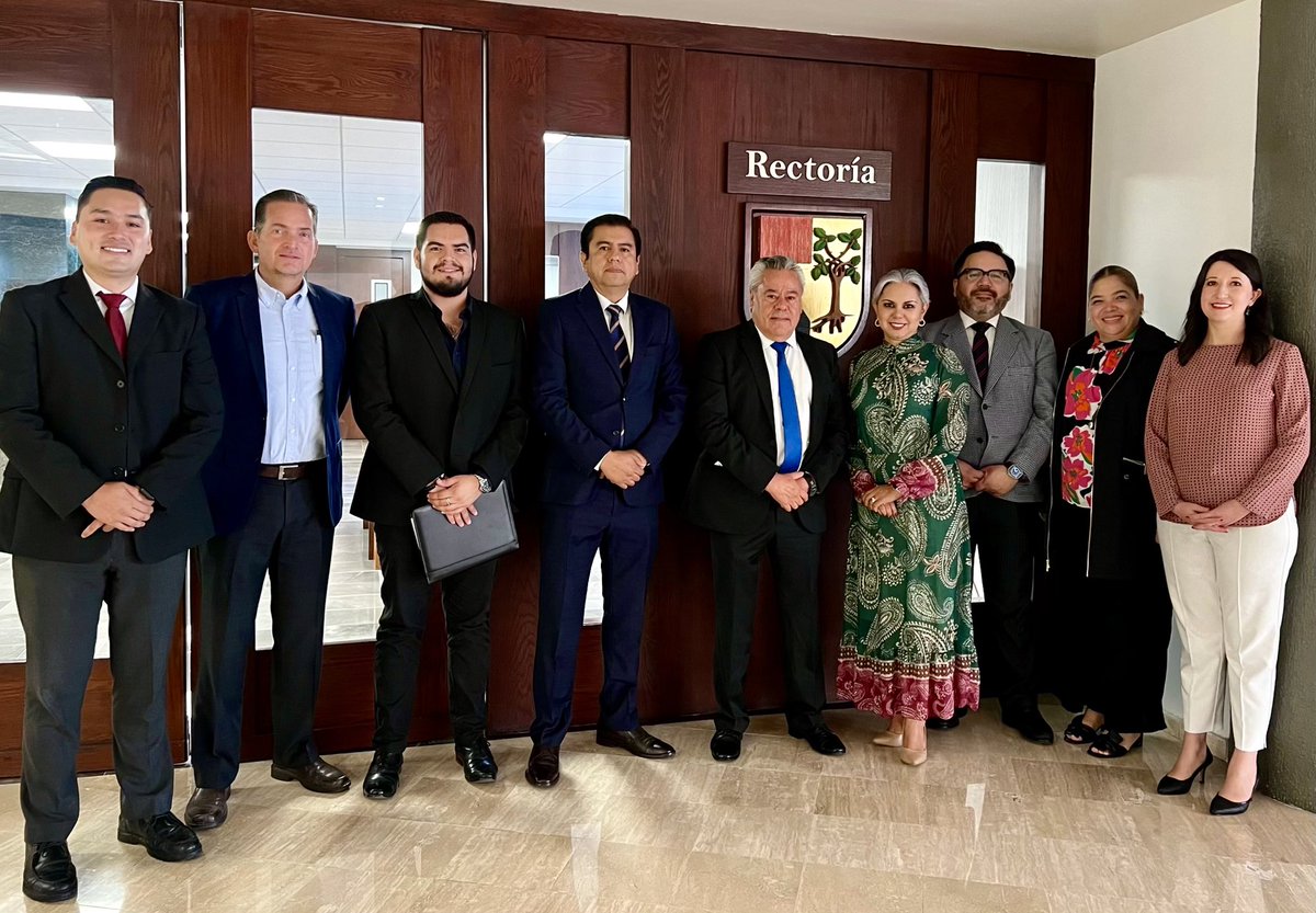 Felices de firmar un convenio de colaboración con la Fiscalía Especializada en Materia de Delitos Electorales del Estado de Jalisco; gracias al Fiscal Carlos Rodriguez por su visita a nuestro campus. <a href="/derechoup_gdl/">Facultad de Derecho UP Guadalajara</a> <a href="/UPGdl/">Universidad Panamericana Guadalajara</a>