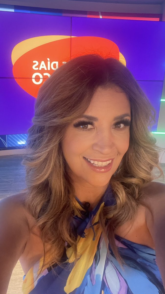 irispgoficial's tweet photo. Lista para comenzar la  semana ! https://t.co/MRu0gnoFEh