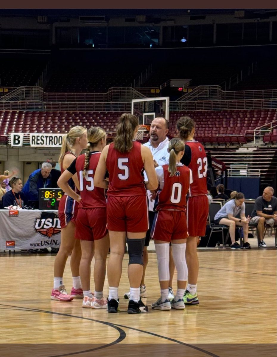 This talented, gritty, defensive-minded, hardworking, coachable, confident, supportive, sassy and fun loving group put a hurtin on the competition this wkd at the #marchtothearch . Big growth once again. Your missing out if your not following them. Chicago up next. #prayforhay