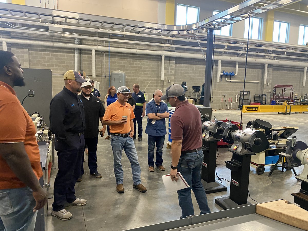Last Friday, we hosted the student mentors from manufacturers in the NWLA FAME Chapter to Bossier Parish Community College for mentor training. Great interaction among attendees about best practices for onboarding, training and retaining these students, who are being trained now.