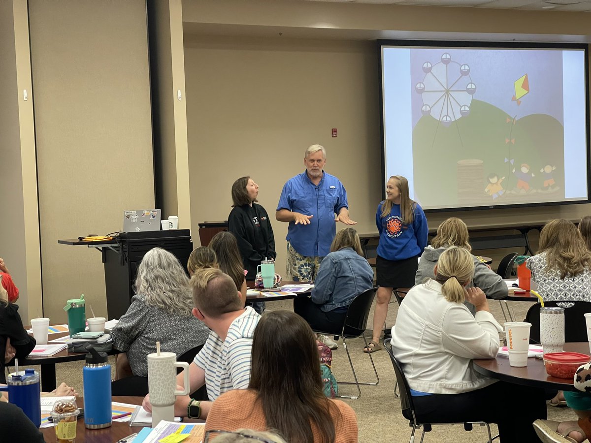 lyndseyleeduke's tweet photo. Our @bristowelem teachers are engaged in learning with @JohnAntonetti They have gained some great knowledge about cognitive task design to start the year! We can’t wait to continue this work with Terri Stice @GRRECKY 
@WarrenCoSchools https://t.co/FscRJ6Lyzy