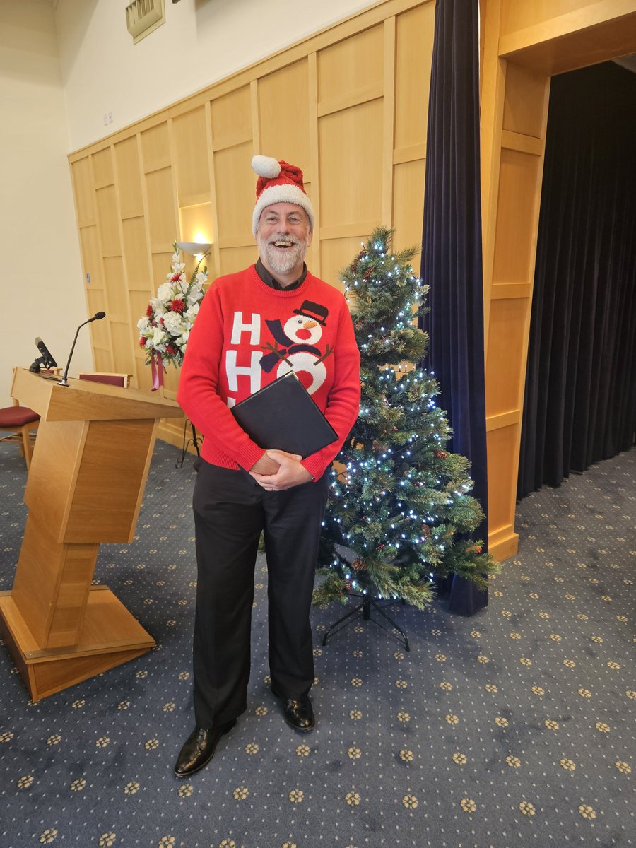 I was asked to wear a Christmas Jumper to officiate at a funeral on Friday. The lady loved Christmas. Even had a Christmas tree with lights in the Crematorium #WorcestershireHour