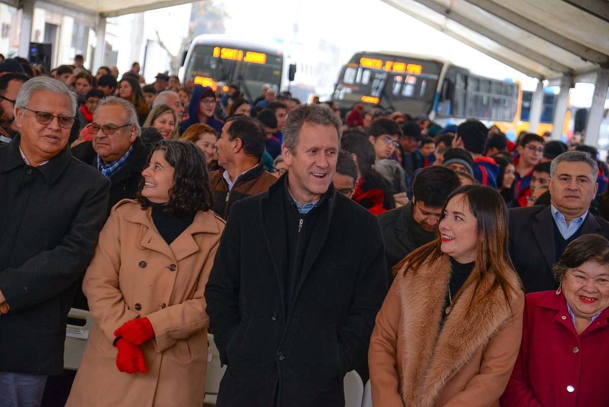 DTPRegional's tweet photo. Hoy todo ese trabajo se vio reflejado en la alegría de las personas de Santa Juana, con quienes compartimos el inicio del servicio de buses, un avance que es sólo una parte del trabajo que estamos realizando en regiones para mejorar los sistemas de transporte público. https://t.co/O9Yx6sr6gn