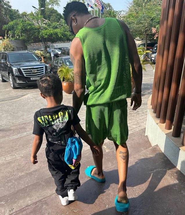 _BarnyO's tweet image. WizKid FC online reply with #WizKidAt34 as many times as possible ❤️🦅

Let's go 🔥