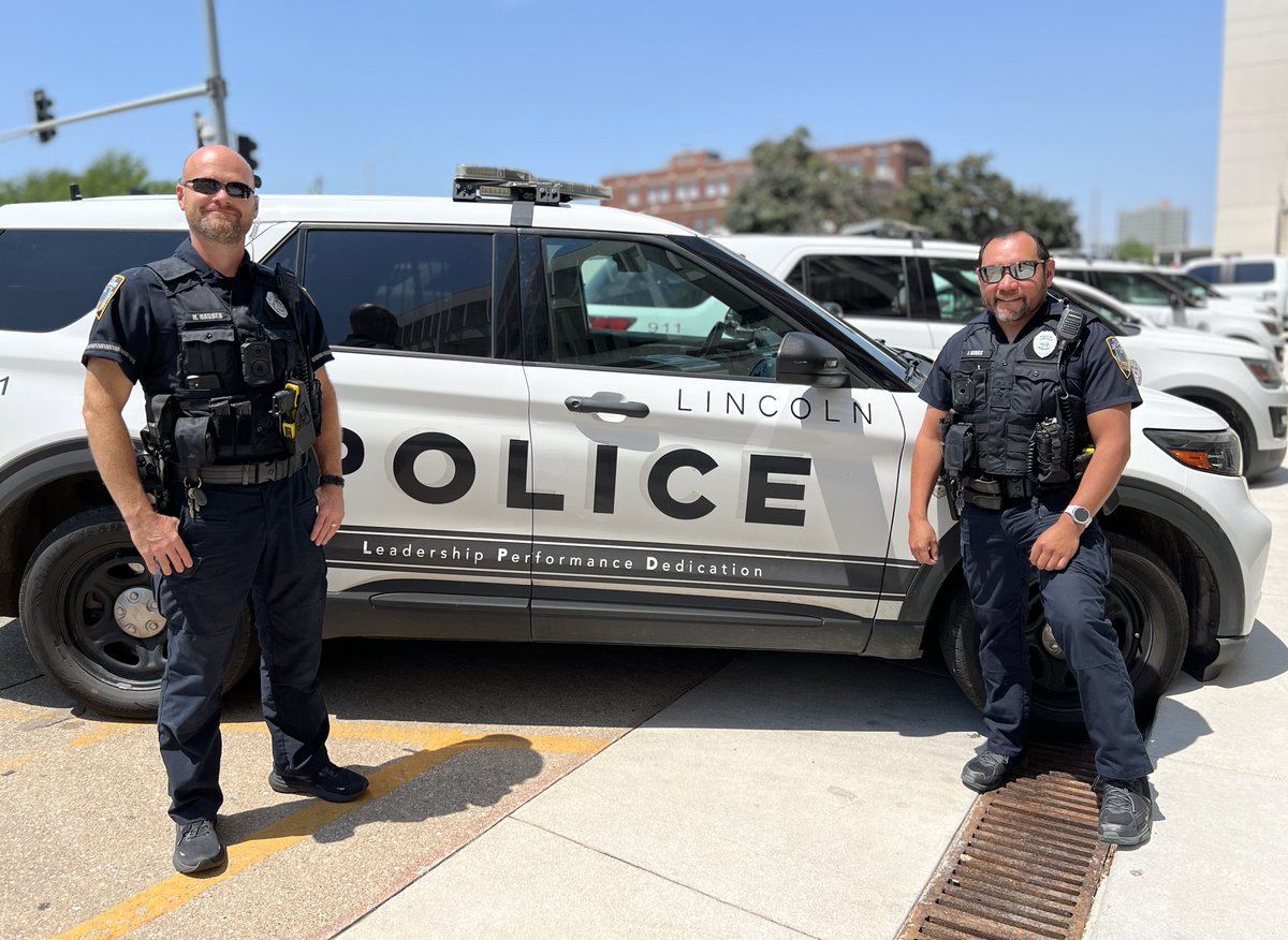 Lincoln_Police's tweet photo. Please help us give a big 🔥THANK YOU🔥 to all #LPD officers working outside during this heat wave – a heat index of 110°+!

Pictured: SW Team https://t.co/FwNLv3TiR0