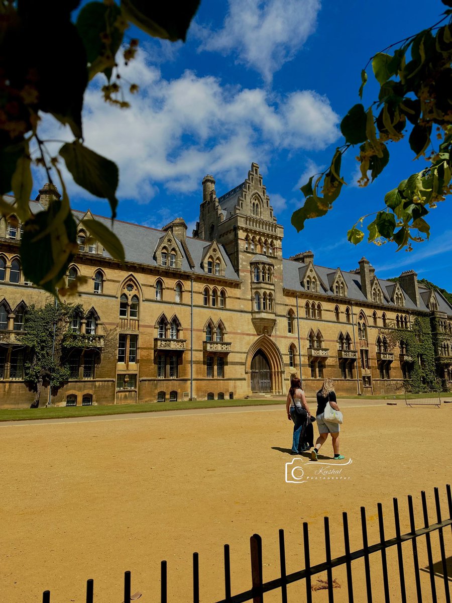 kushshots_2024's tweet image. Exploring Christ Church in Oxfordshire, founded by King Henry VIII in 1546. A blend of rich history, stunning architecture, and Harry Potter magic! 🌟📚⛪️ #ChristChurch #Oxfordshire #HistoricalLandmarks #Architecture #Travel #ExploreHistory #HarryPotter