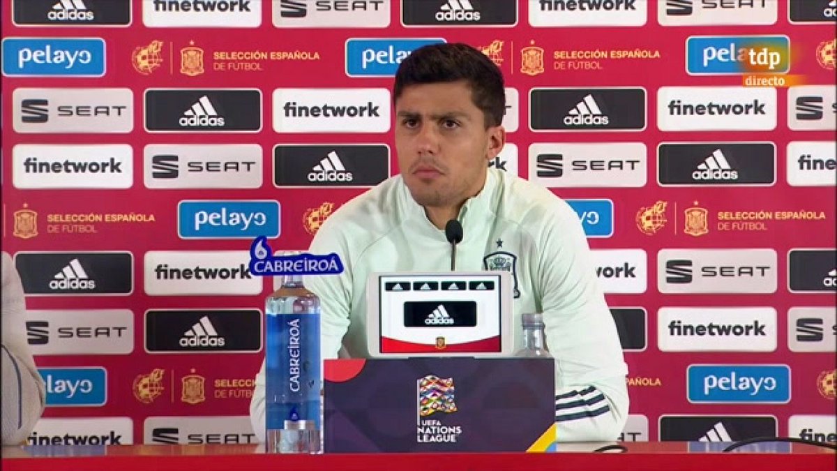 __Mikha's tweet photo. 🎧 Rodri para Cadena COPE sobre su favoritismo al Balón de Oro: 

 🗣️ El tratado de Utrecht es completamente ilegítimo 

🦭 Me ha costado no lanzar a Ibai rodando fuera del escenario 

💣 El Rosellón jamás debería haberse cedido a Francia, incluso hoy en Perpiñán se habla catalán https://t.co/eldG1x2UYW