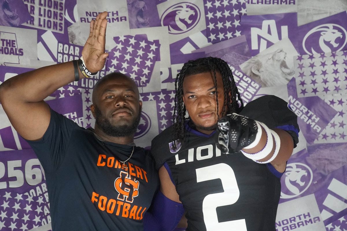 Noah__Greene's tweet photo. Had a great visit back at the🏠! Appreciate @BrentDearmon and @KevinNJWewers for showing much love🦁💜 also @CoachHambrite for taking time out his day to give me this opportunity! https://t.co/bgnmb1fDfO