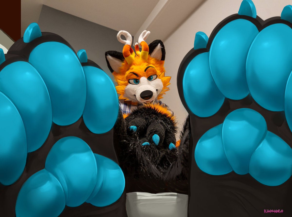 Who wants a whiff~?
Careful, you might be there for a while...

📸: <a href="/polothepup/">Polo ➡️ 💙☁️</a> 
🎨: <a href="/Kaomoro97/">KAOMORO</a>