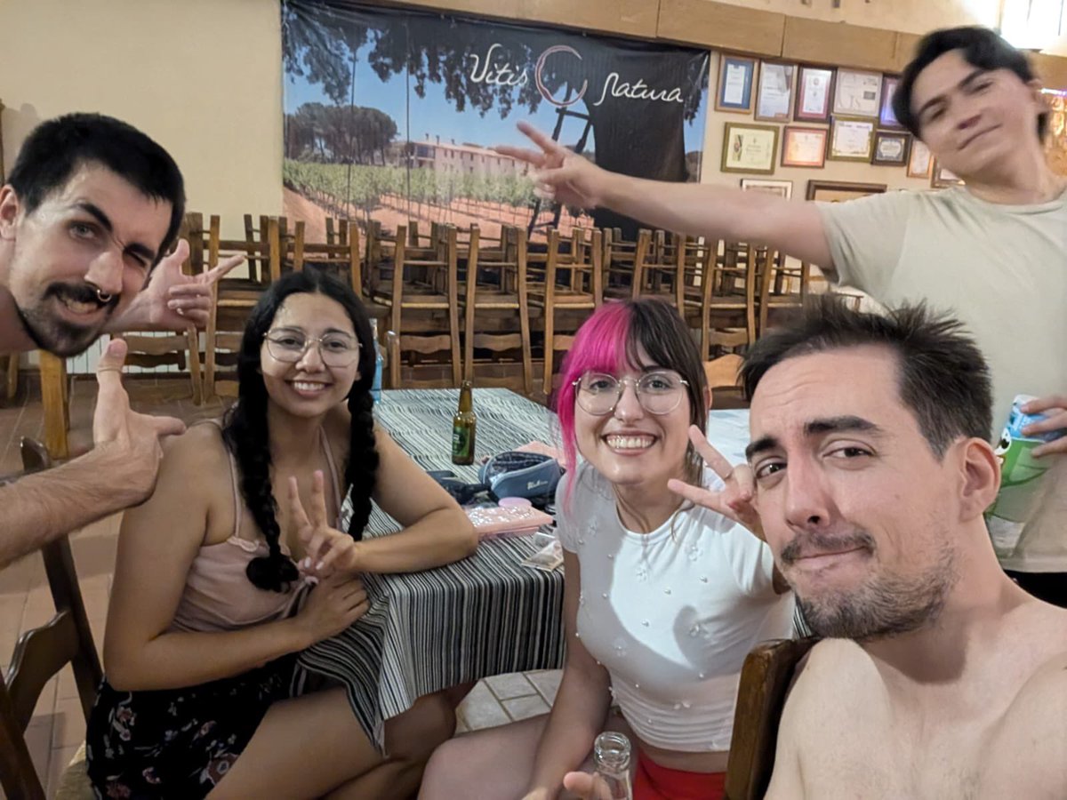 marian_96's tweet photo. Top 1 mejor grupo de amigos https://t.co/L1l75fUzxY