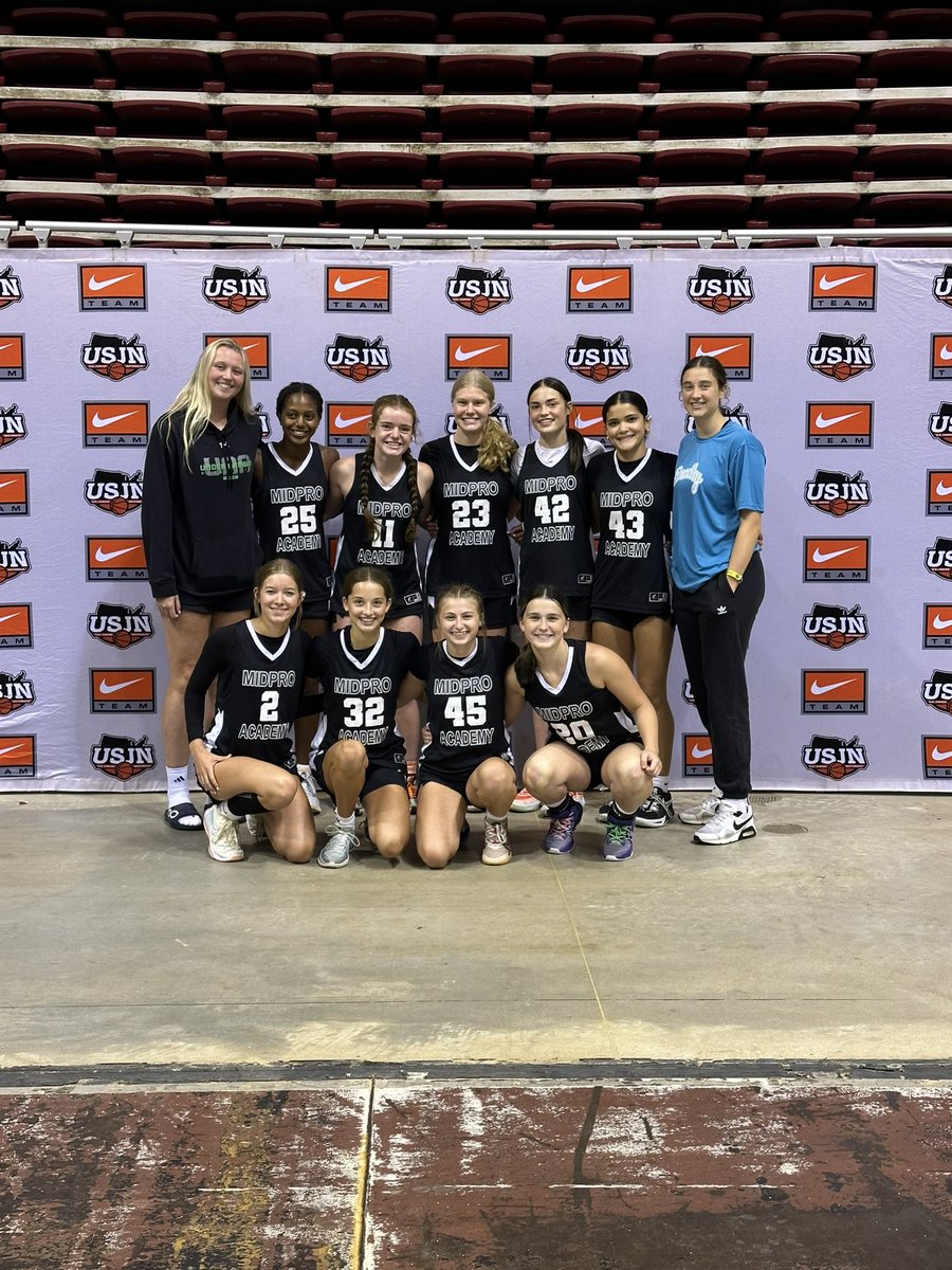 MidProGirls's tweet photo. Good weekend for MidPro 15u Black in St. Louis. They battled through adversity and used this week to learn and get better. Next stop… Chicago! 

#MidProFam #TrustTheProcess https://t.co/tHnaL4WSnJ
