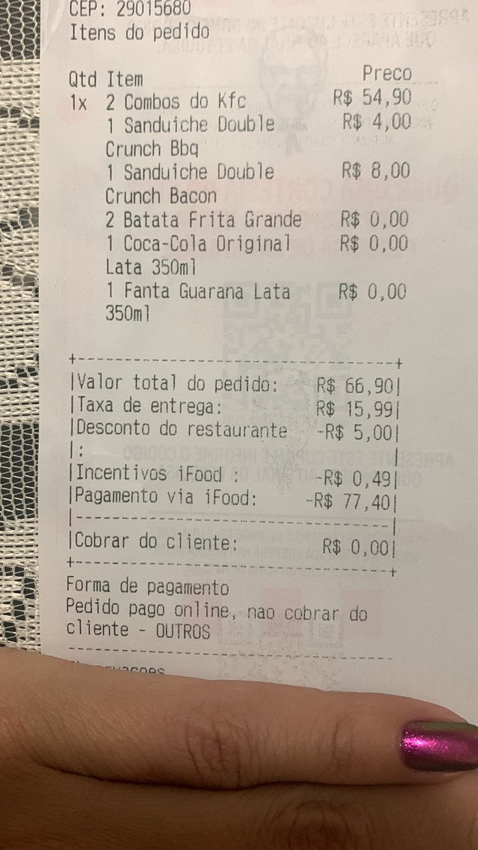 anarosa77's tweet photo. Paguei 66,90 por dois combos, mas, como eles colocam os valores dos sanduíches irrisórios e deixam zerado os valores de refrigerante e batata, me reembolsaram somente 4 reais!!!! https://t.co/nLXorMLq5m