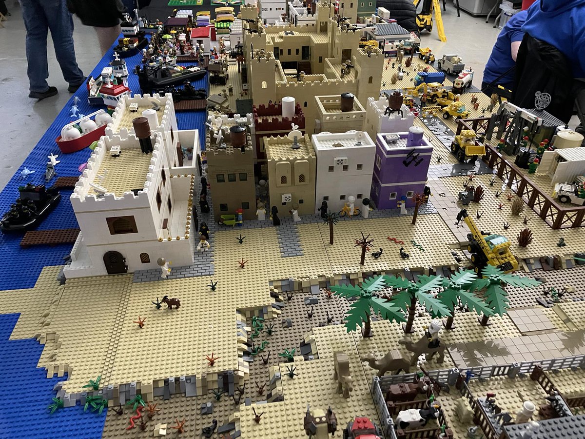 TartanLUG's tweet photo. Come to Brickmania this weekend at Buchan Braes hotel and see amazing builds like these from Tartan LUG member John Nicolson. Raising money for Cancer Research Relay for Life Peterhead. Tickets from https://t.co/QUwO7yivIR or at the door 😍 https://t.co/lavt5rkdmd
