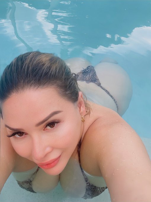 Watch Loree Love 🔞 DM to collab🥰 0.93% Top's leaked NSFW photo on TwXstars