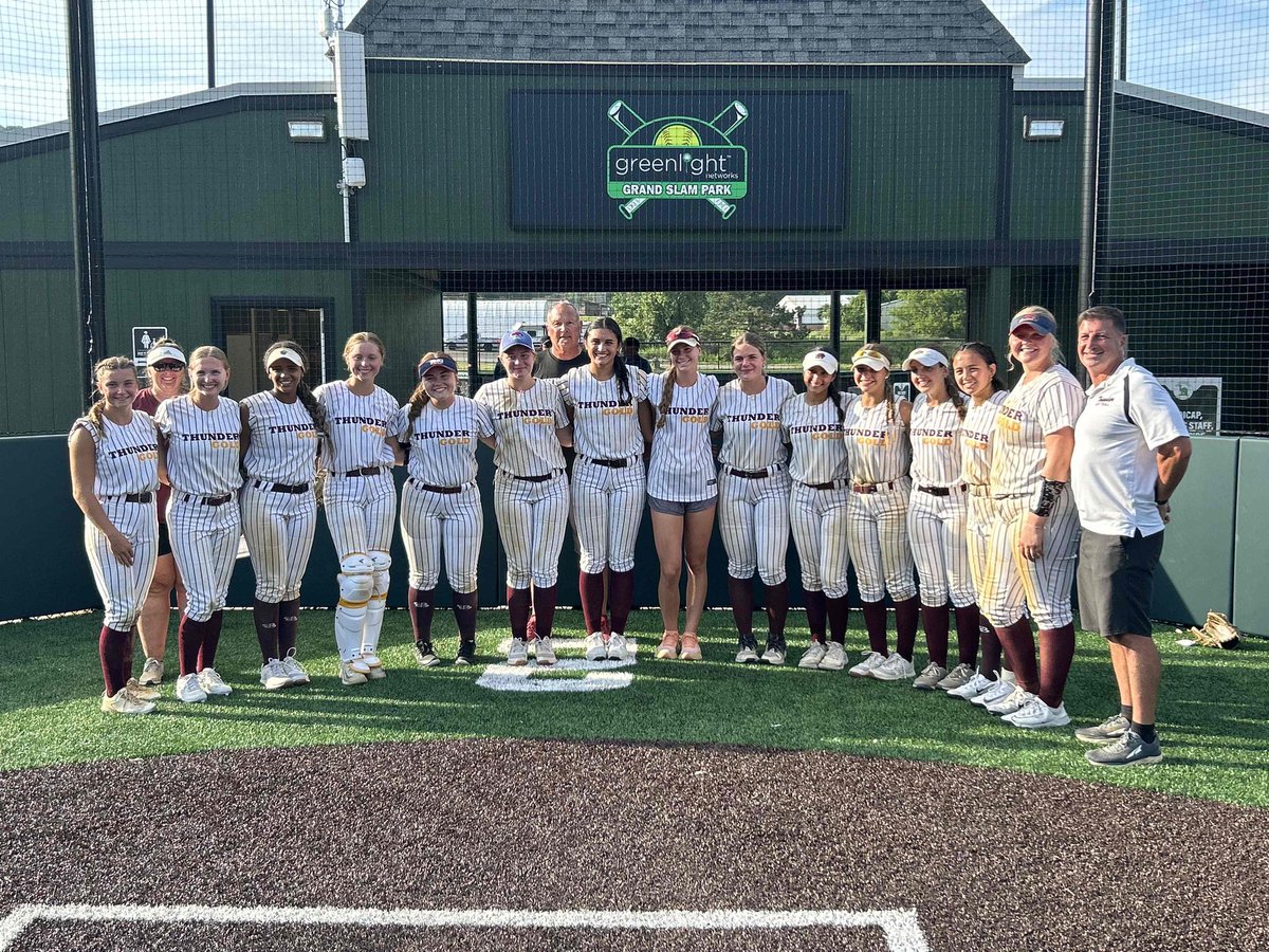 Kayla_Dunkerley's tweet photo. Batted .444 this weekend with a grand slam, 3 triples, 8 RBIs, and two double plays throwing a girl out at home and another thrown out at third! We also were co-champs for the tourney going on a 7-0 streak to end it! Onto nationals🥳 @TSThunderGold @TopPreps @CoastRecruits https://t.co/HTO8mrfQBF