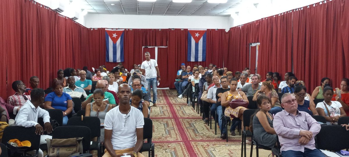 Roilancu1's tweet photo. Estamos en el Municipio #Regla, la Sierra Chiquita, miembros del Buró Provincial del PCC y dirigentes del Gobierno Provincial.
Debatimos sobre elementos principales de la Batalla Económica e Ideológica.
 #Industriales Vencerá! #Team505 
#SíSePuede
#LaHabanaViveEnMí https://t.co/hddDbOEU0I