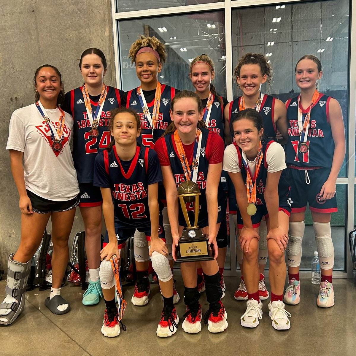 TLSBasketball's tweet photo. Texas LoneStar 15U 3SSB: Super 64 CHAMPIONS!!!! 🔥 6-0 #undefeated #LeaveNoDoubt @pbrhoops @3ssbgcircuit https://t.co/k4xQByaDtw