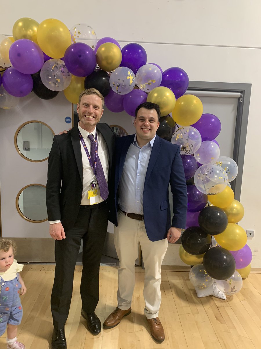 MrMCox13's tweet image. @WayneInstrell and I have been on some journey together! From adversity to winning awards with @SkySports, working with @MaggieAlphonsi and meeting David Beckham. Tonight Wayne was my guest speaker for our sports awards. Still as inspiring a story today as it was back then! 👏