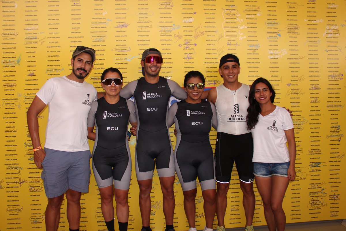 alphabuildersec's tweet photo. Felicitamos al equipo de Alpha Builders, que demostraron todo su esfuerzo en IronMan Manta 70.3. 🏅 Sabemos que superar un desafío de esta magnitud requiere una enorme determinación, pasión y fuerza de voluntad.   ¡Son ejemplo de perseverancia y espíritu deportivo! 👏🚴‍♂️🏊‍♂️🏃‍♂️ https://t.co/Ws9u814jqz