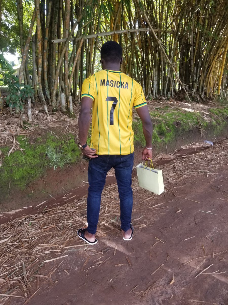 ApassJr's tweet photo. @MasickaMusic One love from Uganda https://t.co/CORSmubJqj