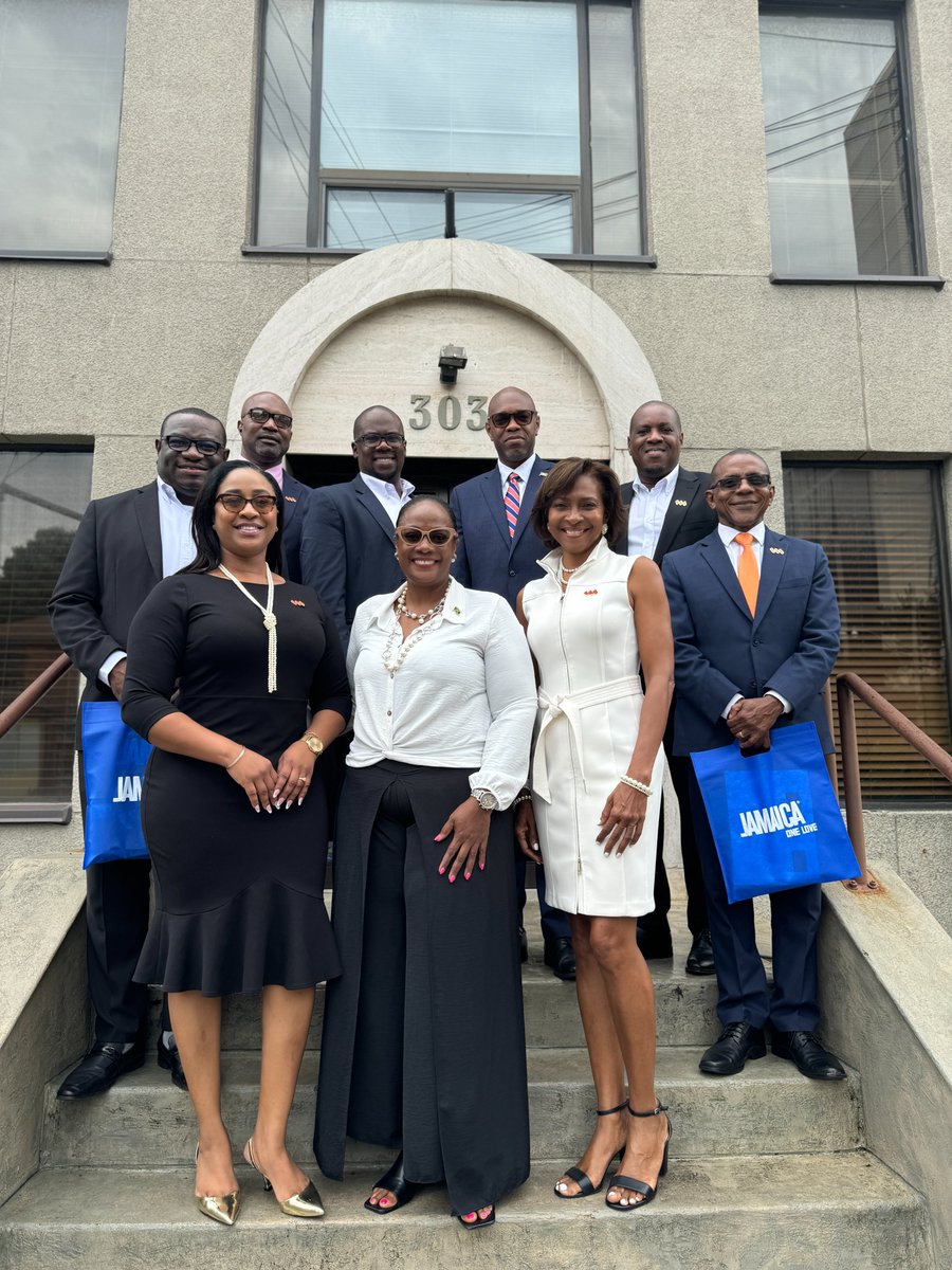 myvmgroup's tweet image. Our VM Executives and Senior Leaders paid a courtesy visit to the Consulate General of Jamaica, in Toronto, this morning. 

The VM Group is committed to strengthening bonds with our global Jamaican community.

#Vision2024 #CourtesyCall #VMCanadaTour