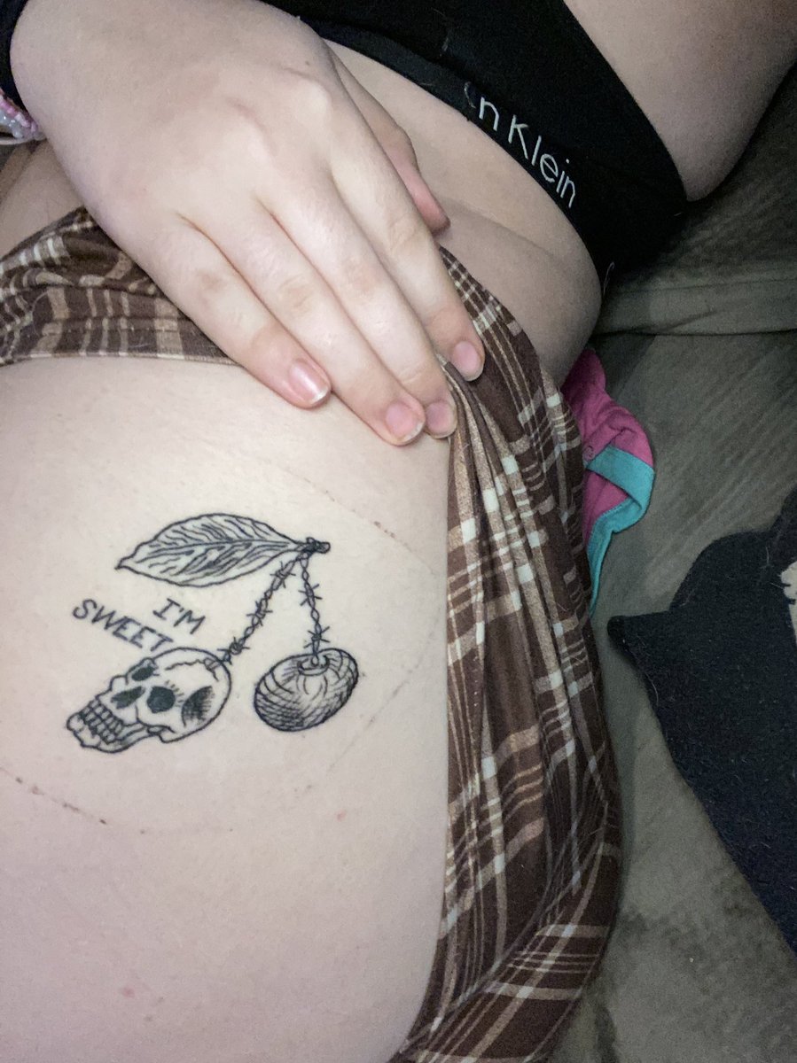 pprincess_lexx's tweet photo. my new tattoo sure doesn’t lie..😉 #imsweet #tattoo #tatted #follow #asstats https://t.co/HSgbWbDkVI