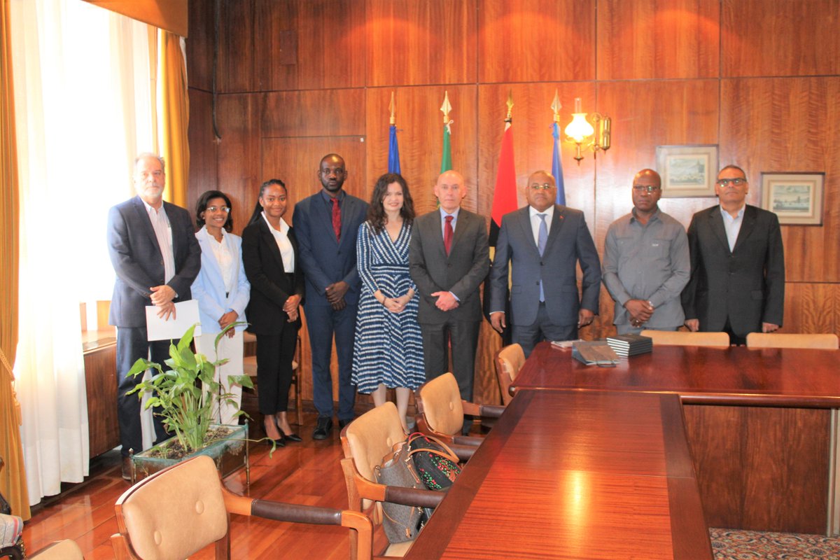 Manuela_UN's tweet photo. 👉Exciting News! We concluded a 2-week advanced Training of Trainers program for Angola in 🇵🇹
With the 🇪🇺 support, 4⃣ PRO.REACT trainers are equipped with tools to train other trainers in 🇦🇴 🌍💪
🙏 #IPJCC 🇵🇹
@UEemAngola
@UNODC_AML @UNODC_ROSAF https://t.co/TsEFElprDT