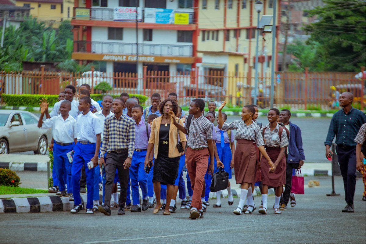 CodegarageA's tweet image. We are excited about the start of the 1000 Lines of Code initiative in partnership with the @oyostategovt 386konsult and Zeeh Africa 

We look forward to training these students further in the next 4 days.

#1000LinesofCode #CodeGarageAfrica #386konsult #ZeehAfrica