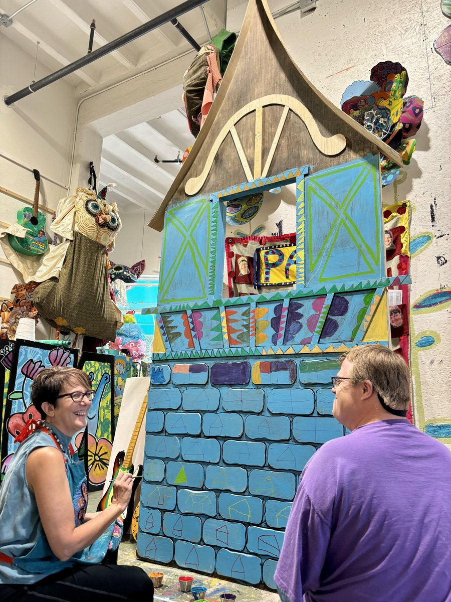 BGStorytelling's tweet image. Our team has been in the field at passion work studio as part of our funded partnership with the Sugar Bush Foundation 

How does the studio grow a creative economy? Foster inclusive communities? Cultivate collaborations?  Stay tuned as we answer these questions in story form.