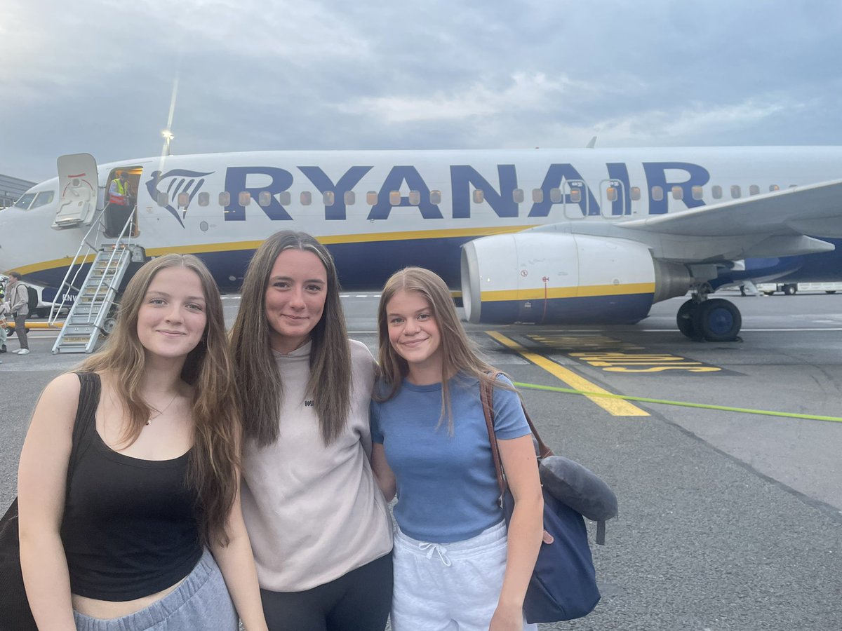 St Robert's MFL Dept tweet media