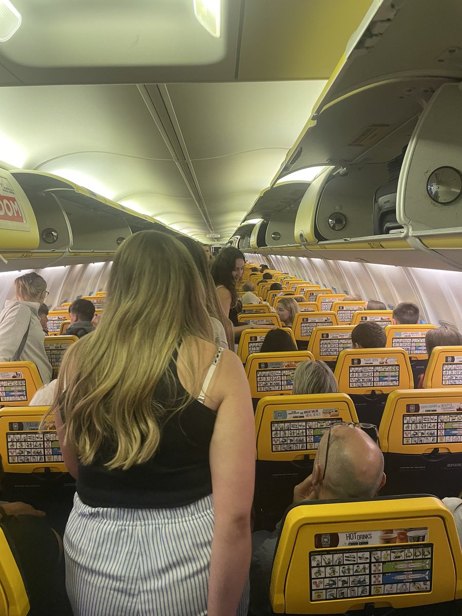 St Robert's MFL Dept tweet media